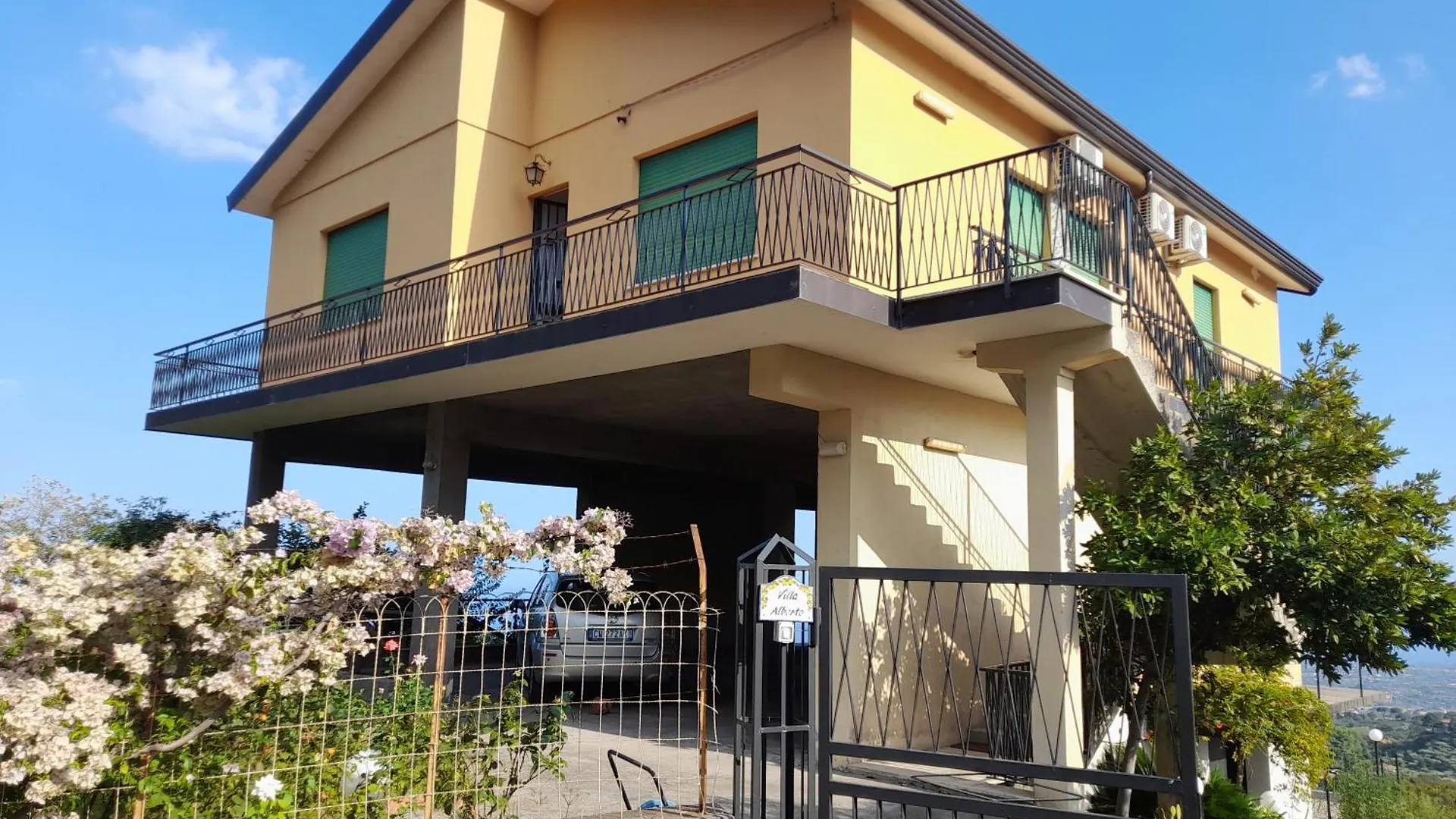 Holiday home Villa Alberto Puntalazzo Italy